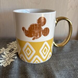 Disney Mickey And Friends Gold Handle Mug 11 Fl oz Ceramic Mug Yellow Brown GUC